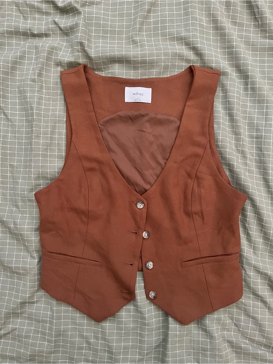 Aritzia Tops - Wilfred Desire vest Saville 10